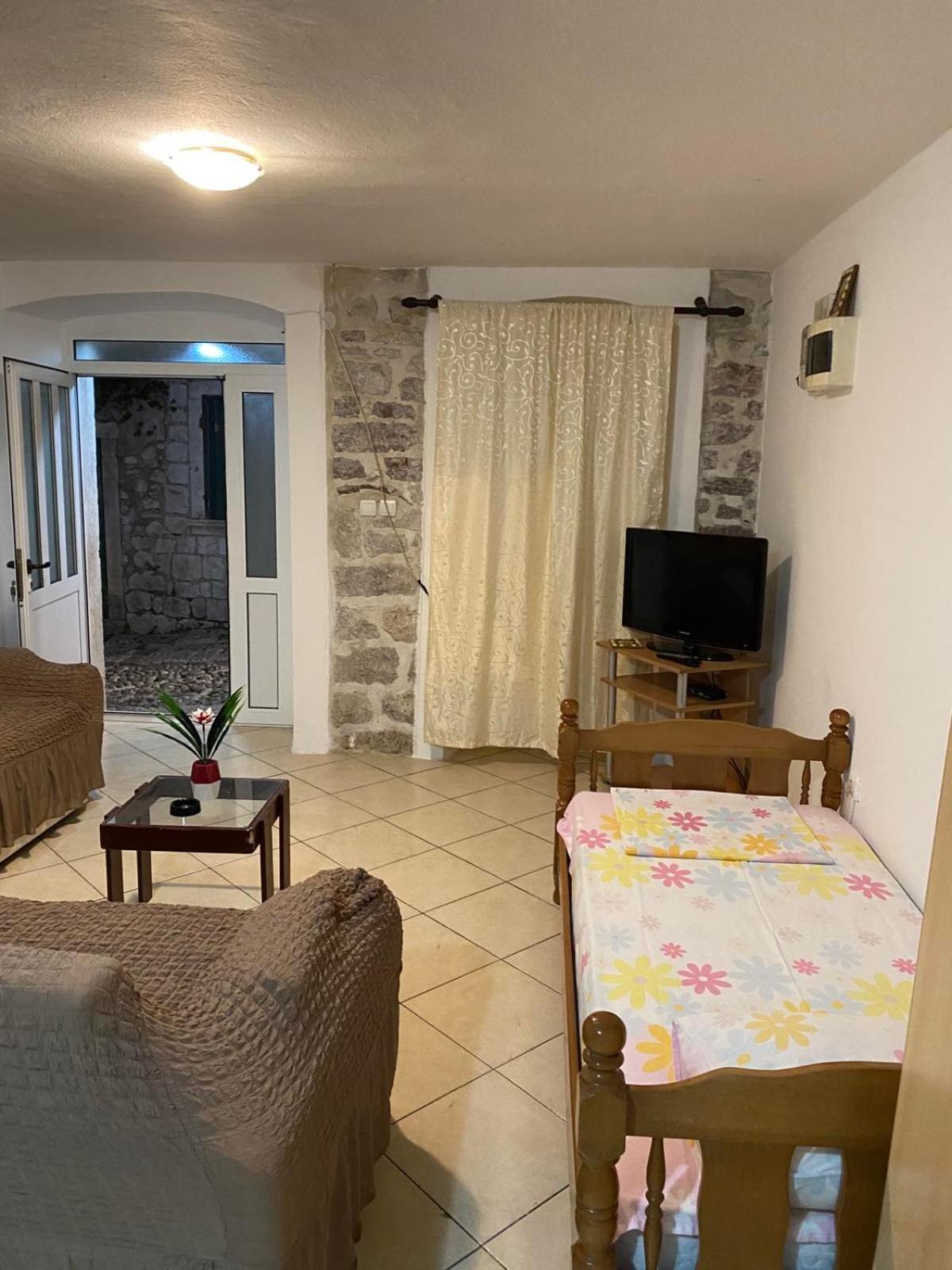 Pavle Apartmani 리산 외부 사진