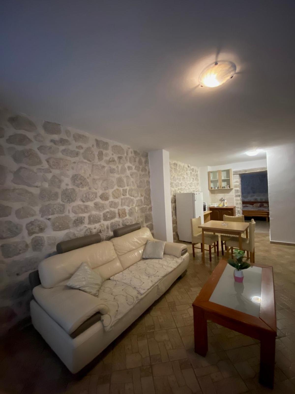 Pavle Apartmani 리산 외부 사진