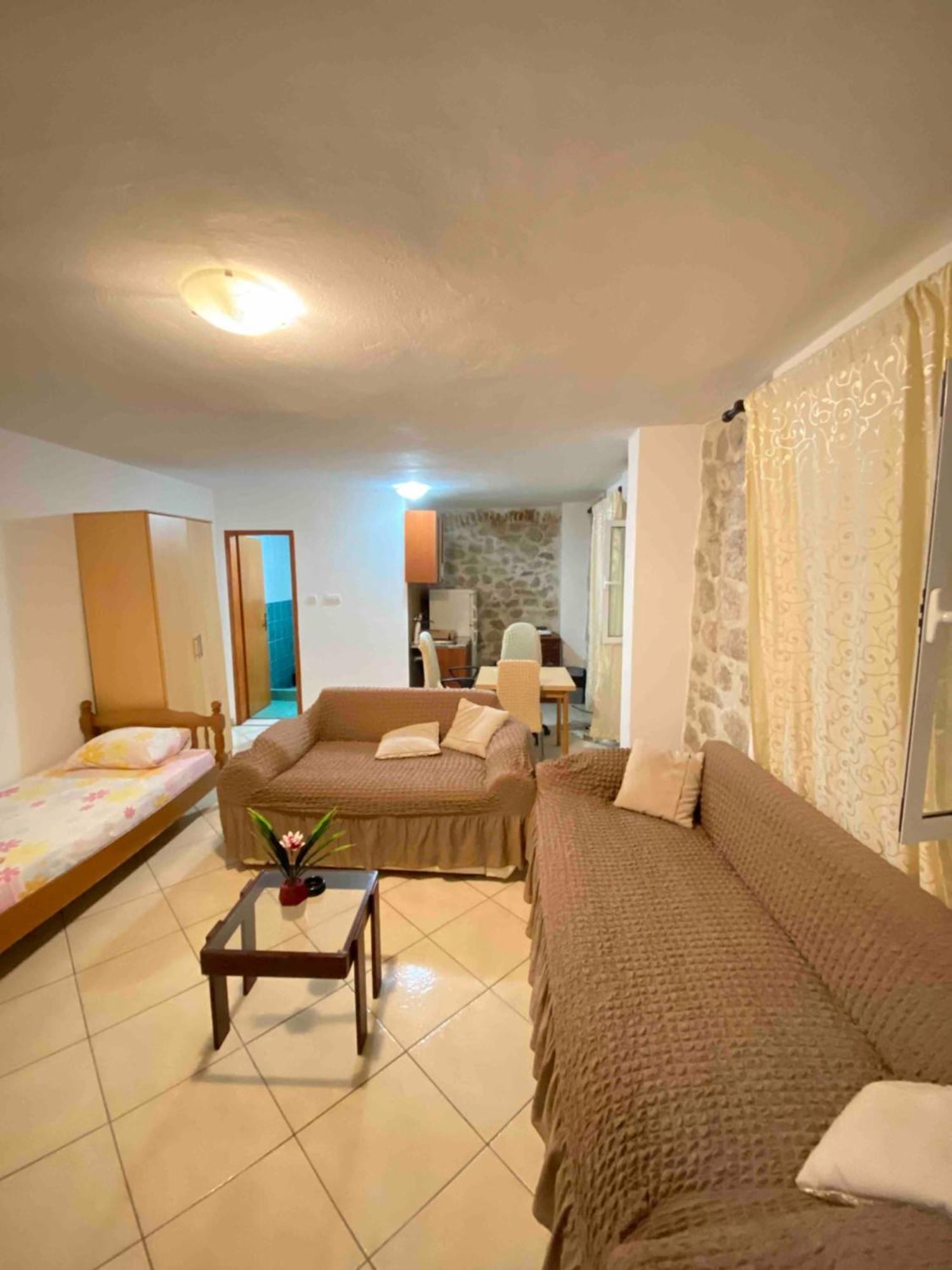 Pavle Apartmani 리산 외부 사진